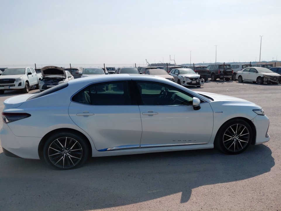 تويوتا كامري GLE HEV  2021 image