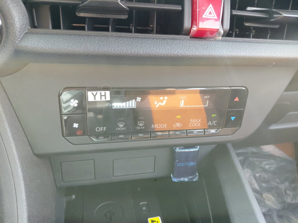 تويوتا يارس SD Y PLUS 2024 image