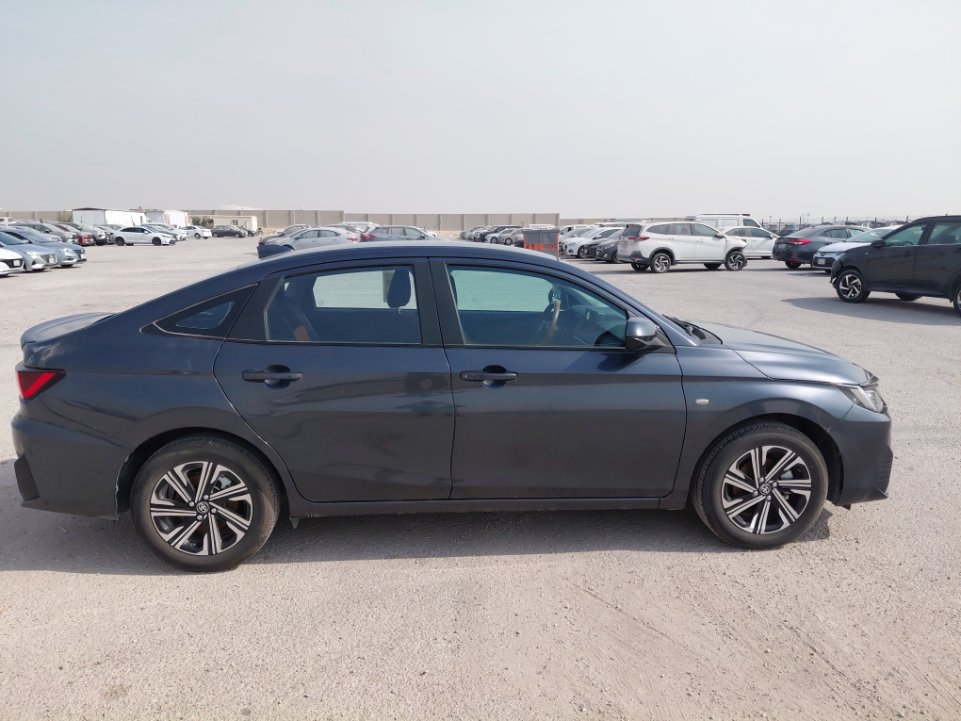 تويوتا يارس SD Y PLUS 2024 image