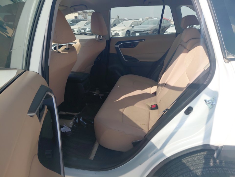 تويوتا راف فور LE 2021 image