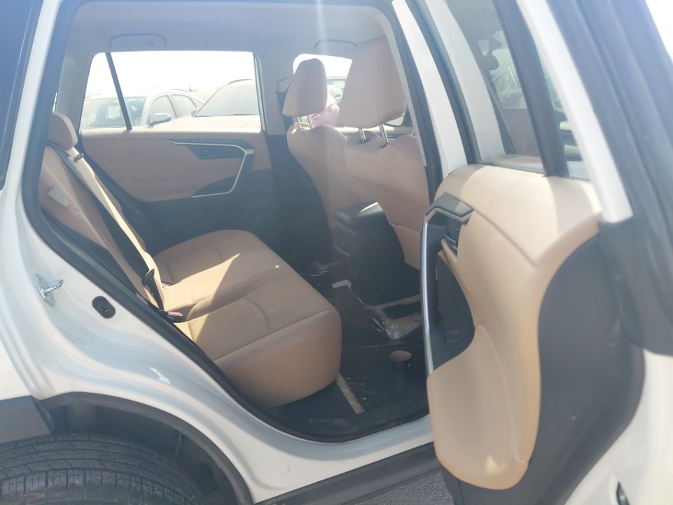 تويوتا راف فور LE 2021 image