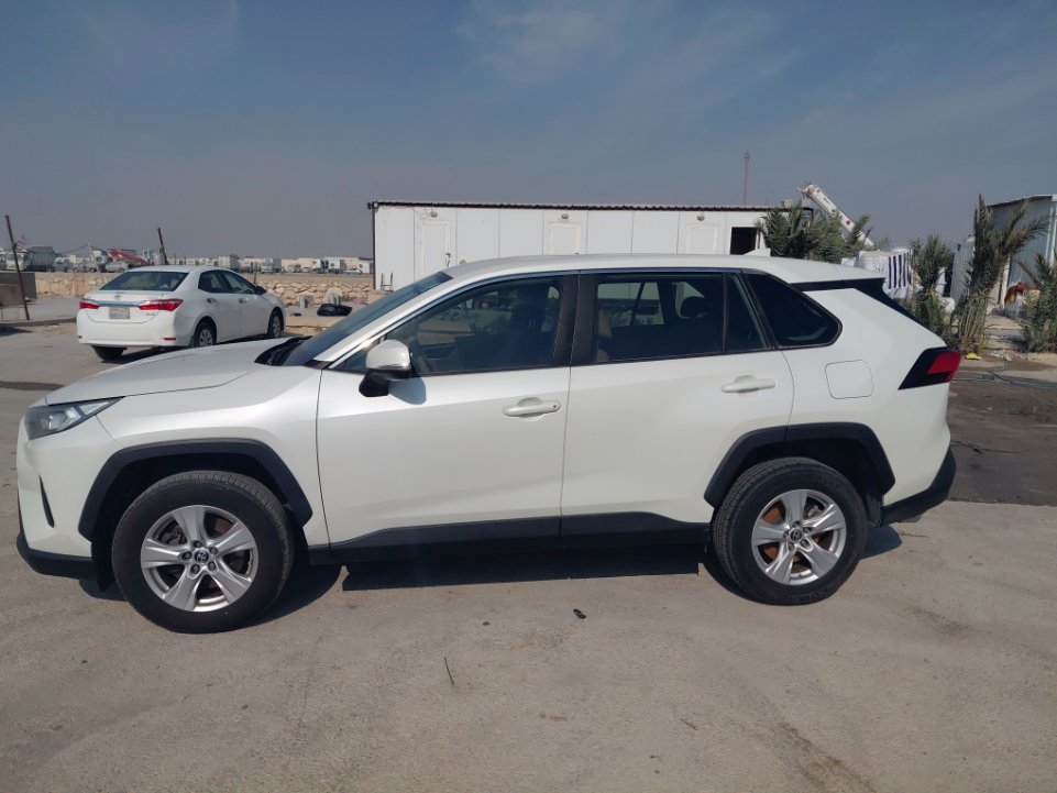 تويوتا راف فور LE 2021 image