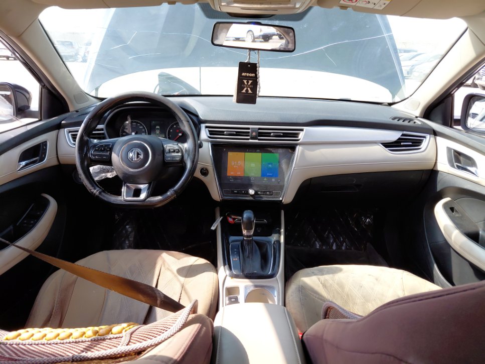 إم جي 5 LUX 2023 image