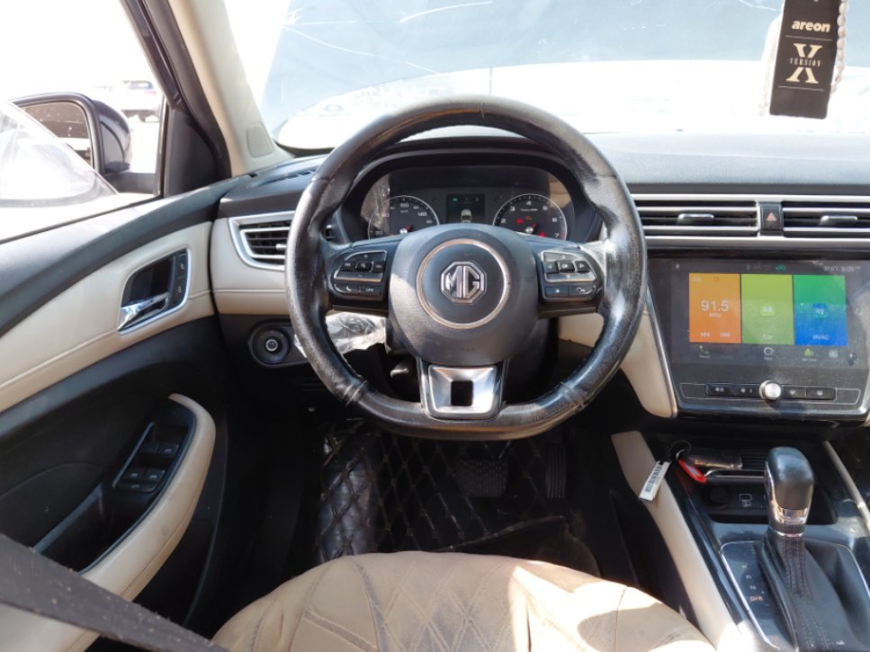 إم جي 5 LUX 2023 image