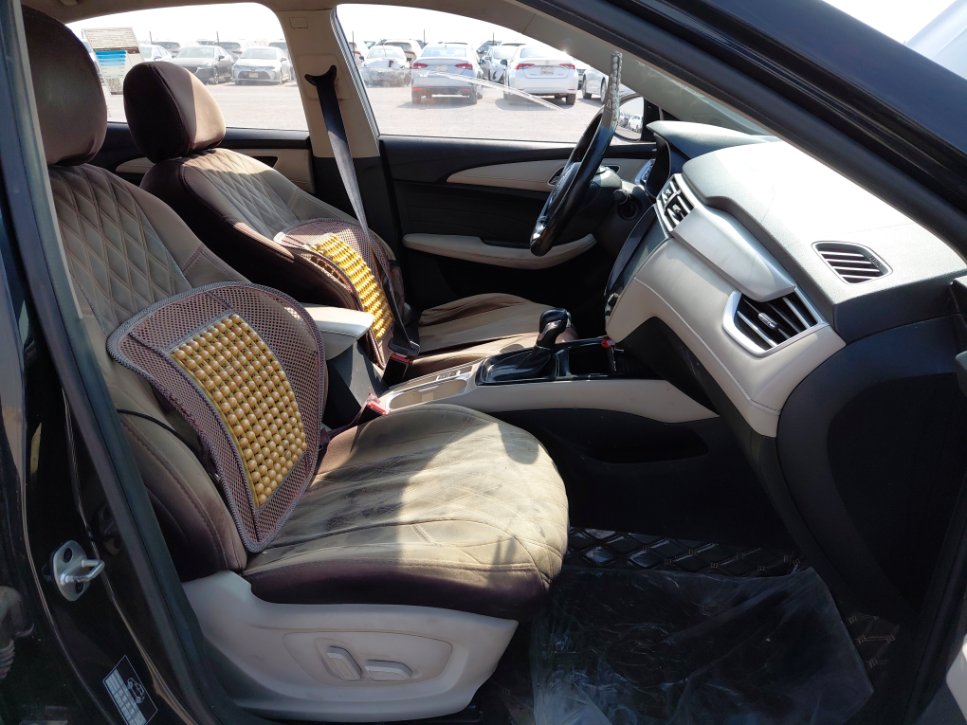 إم جي 5 LUX 2023 image