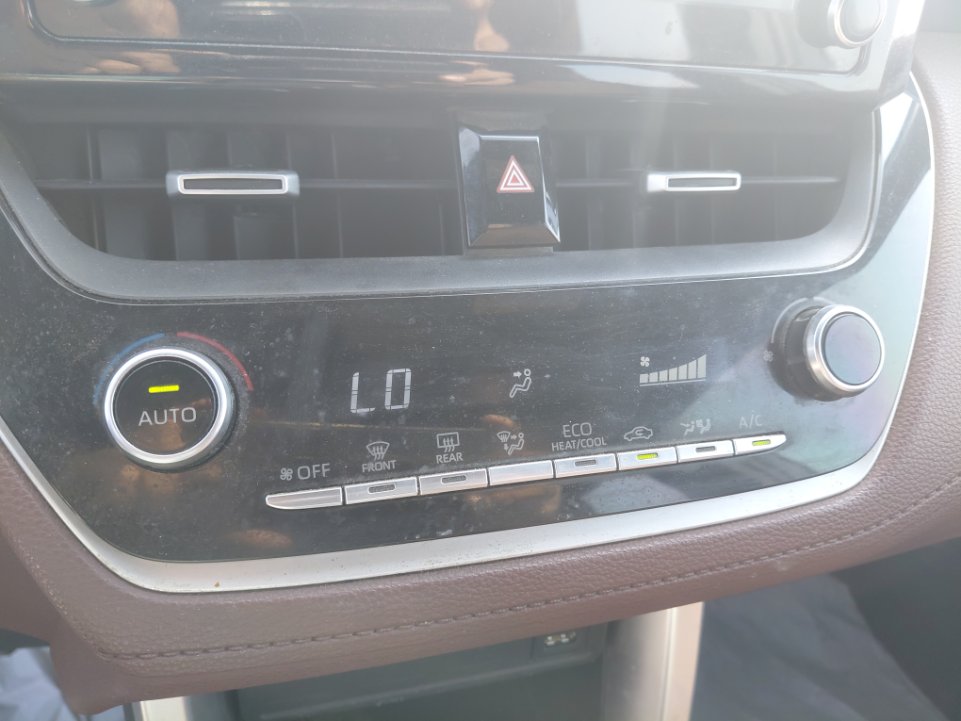 تويوتا كورولا كروس LE HEV 4X2 2021 image