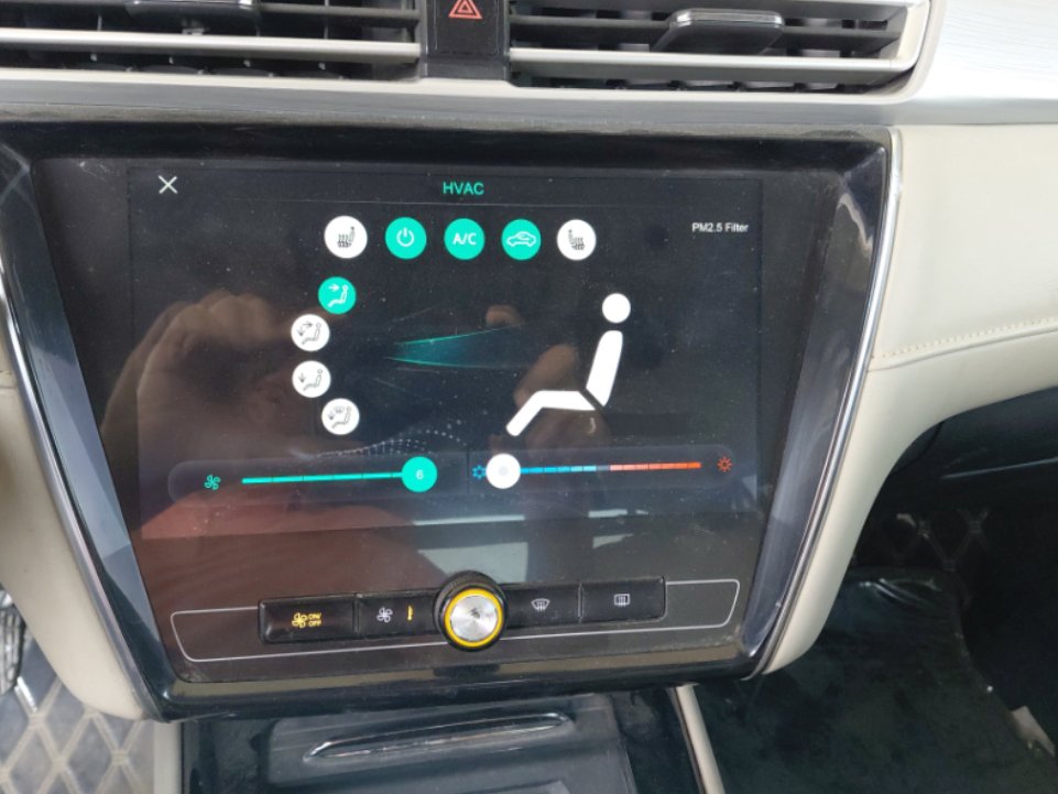 إم جي 5 LUX 2023 image