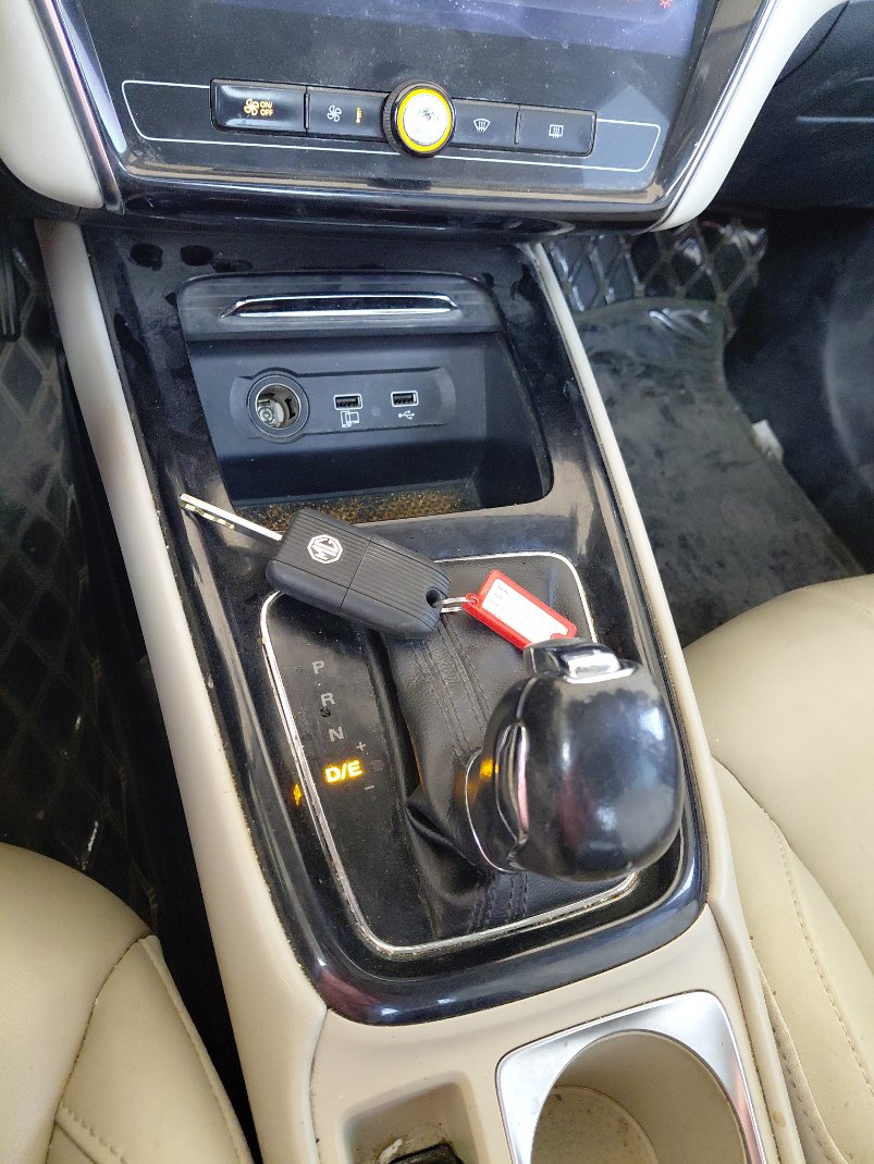 إم جي 5 LUX 2023 image