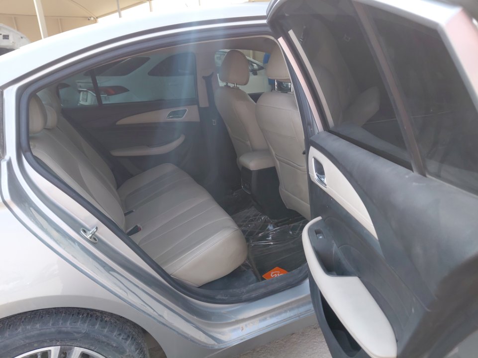 إم جي 5 LUX 2023 image