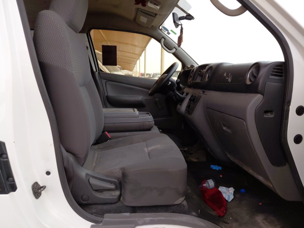 Nissan Urvan  2021 image