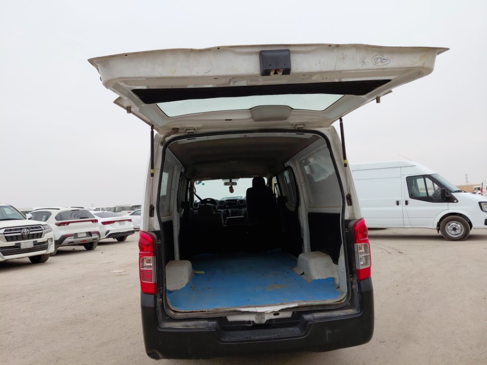 Nissan Urvan  2021 image