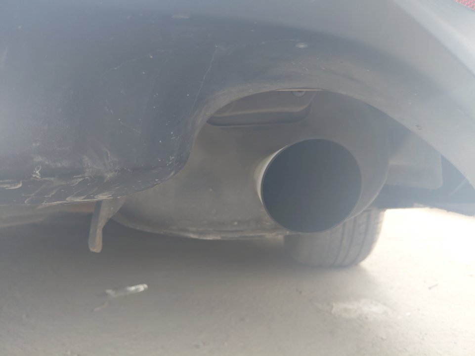 Toyota Camry LE 2020 image