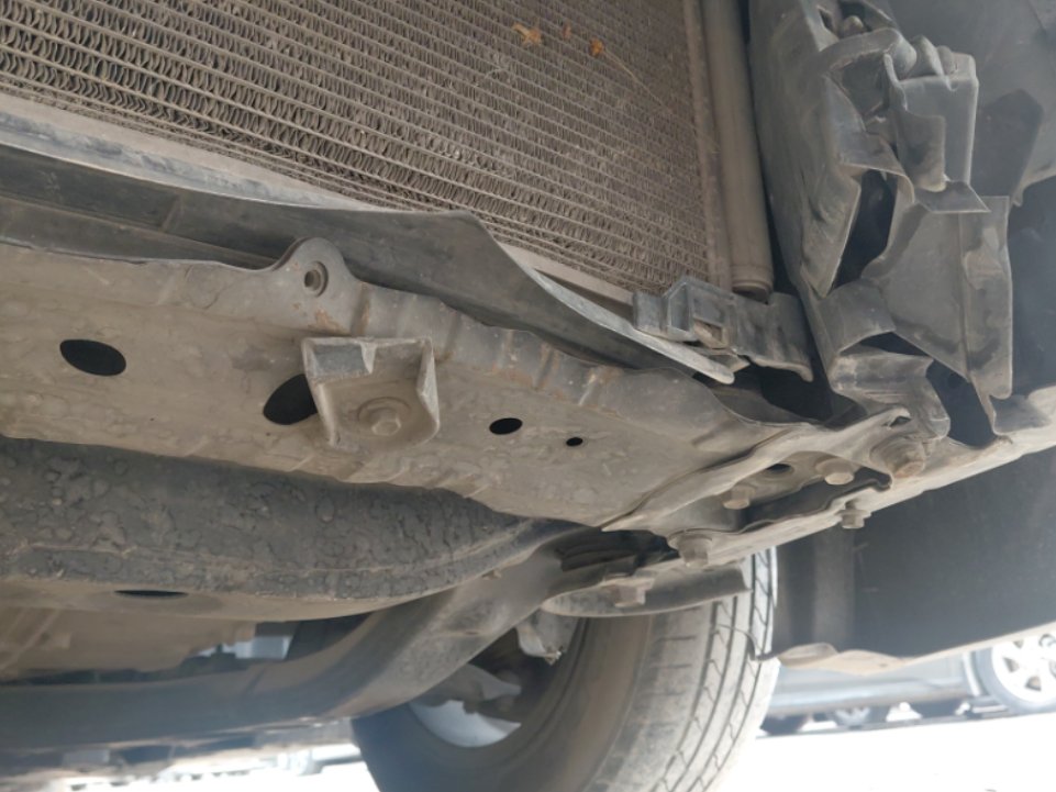 Toyota Camry LE 2020 image