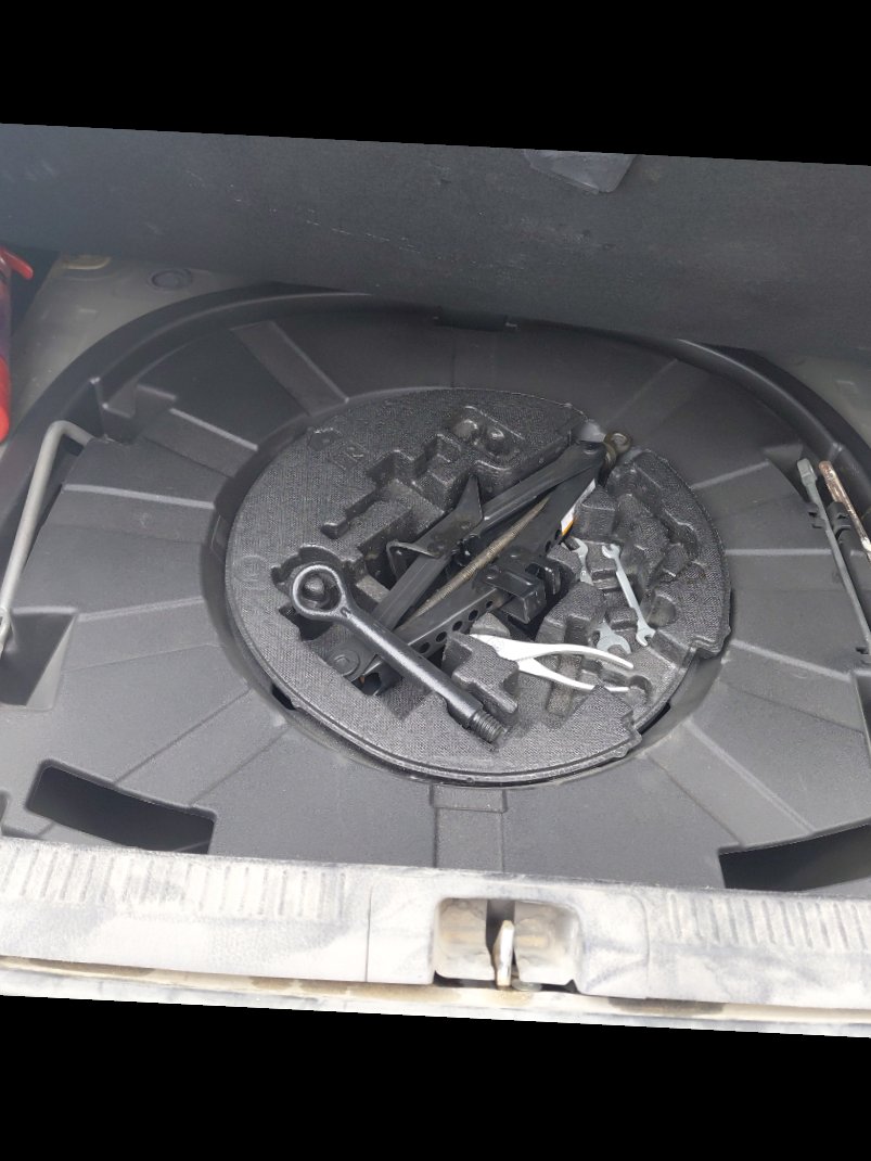 Toyota Camry LE 2020 image