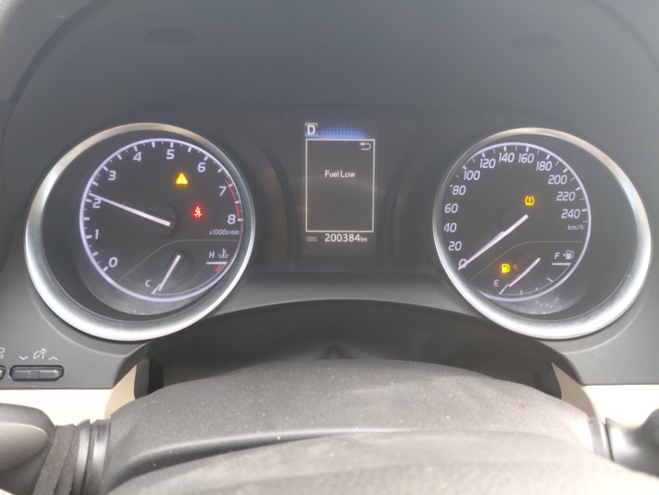 Toyota Camry LE 2020 image