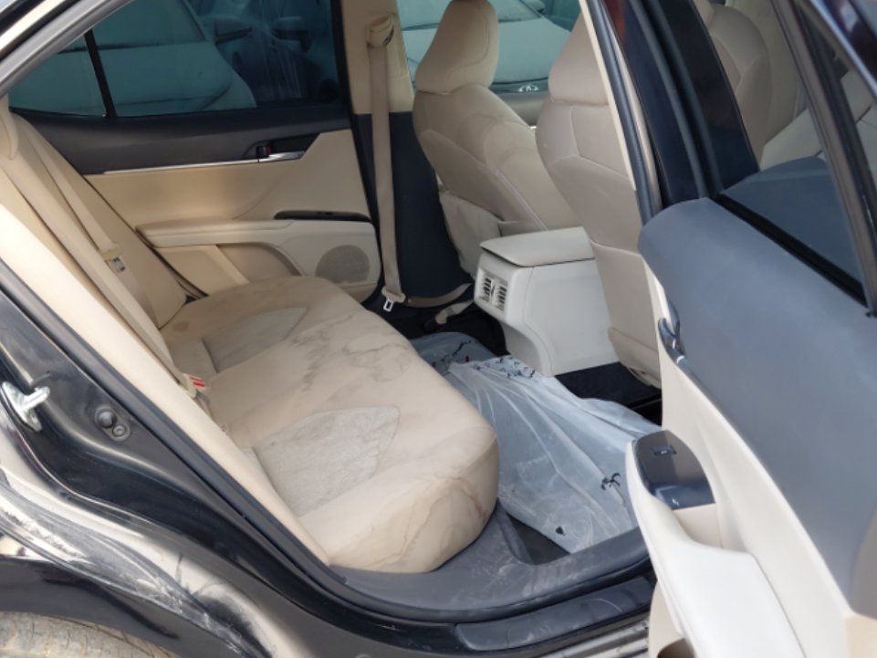 Toyota Camry LE 2020 image