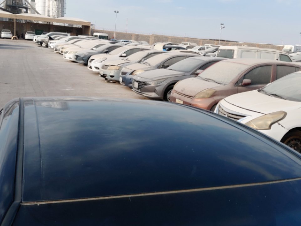 Toyota Camry LE 2020 image