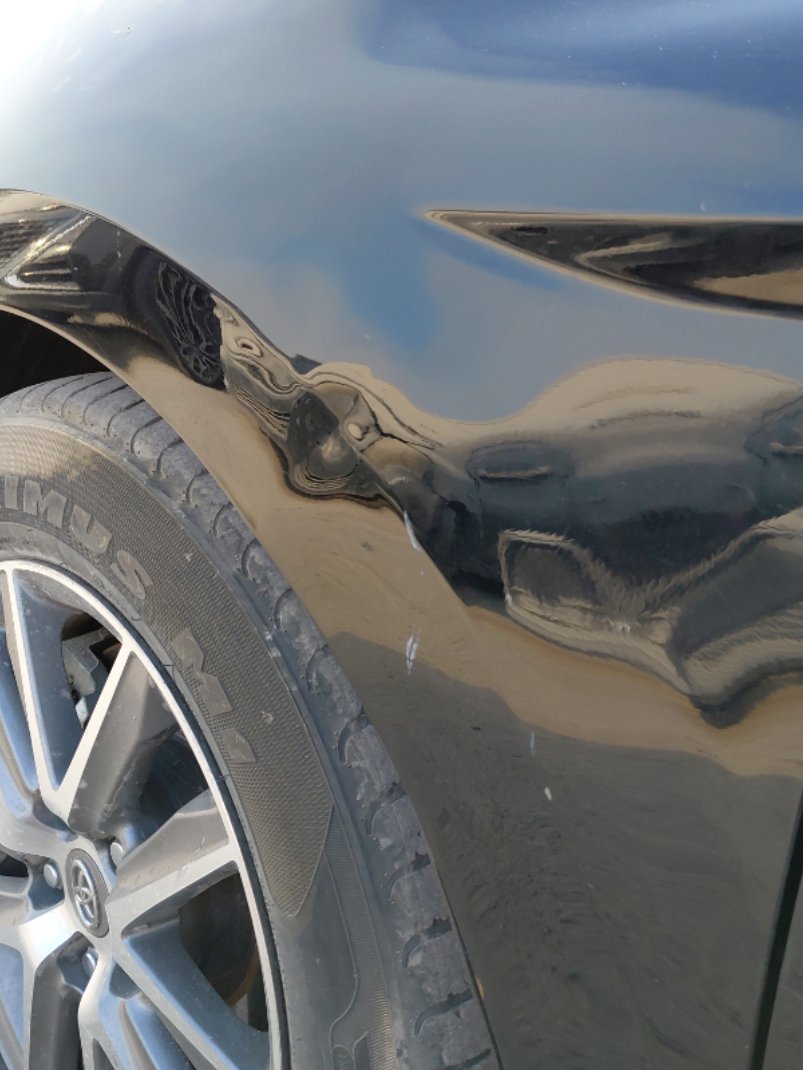 Toyota Camry LE 2020 image