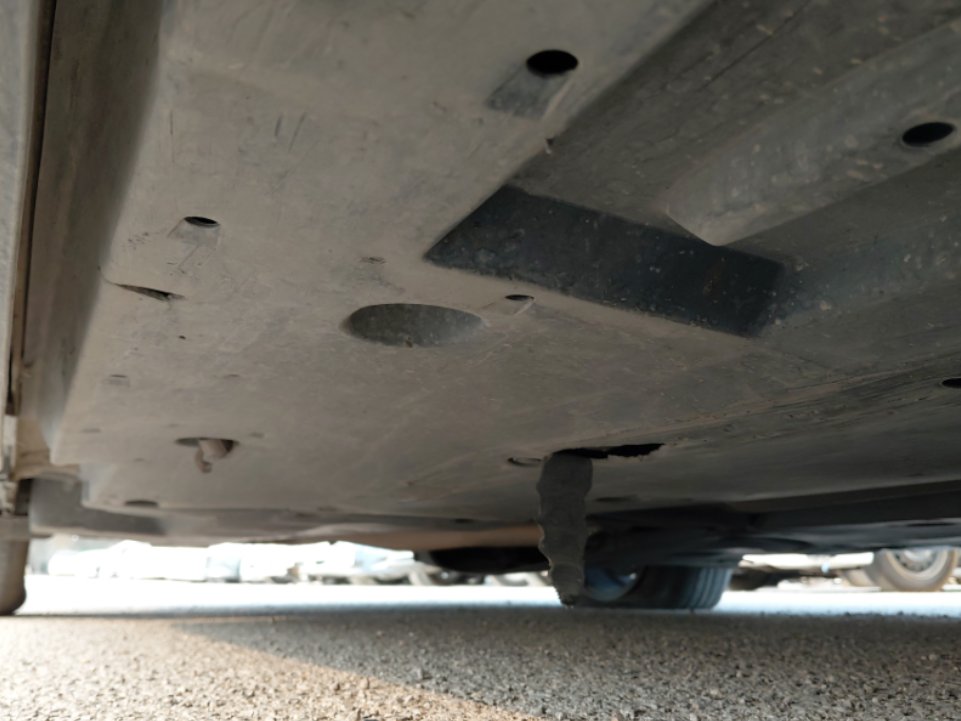 Toyota Camry LE 2020 image