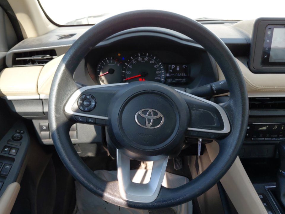 تويوتا يارس SD Y 2023 image