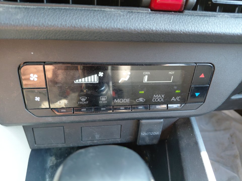 تويوتا يارس SD Y 2023 image