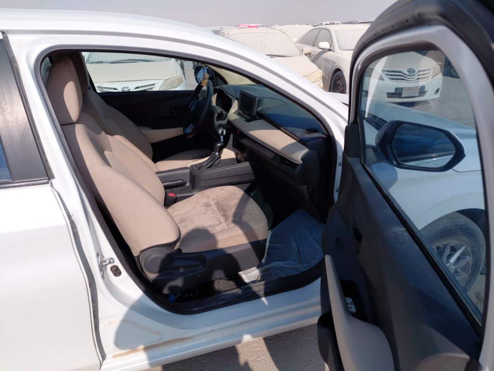 تويوتا يارس SD Y 2023 image