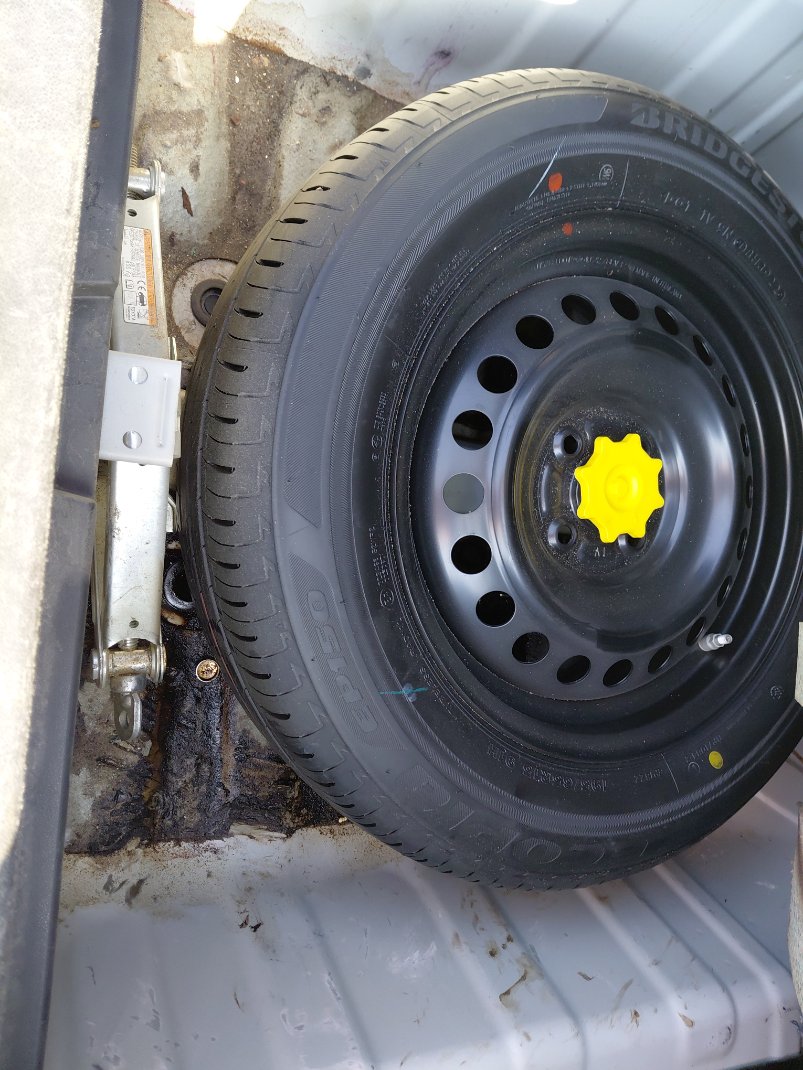 تويوتا يارس SD Y 2023 image