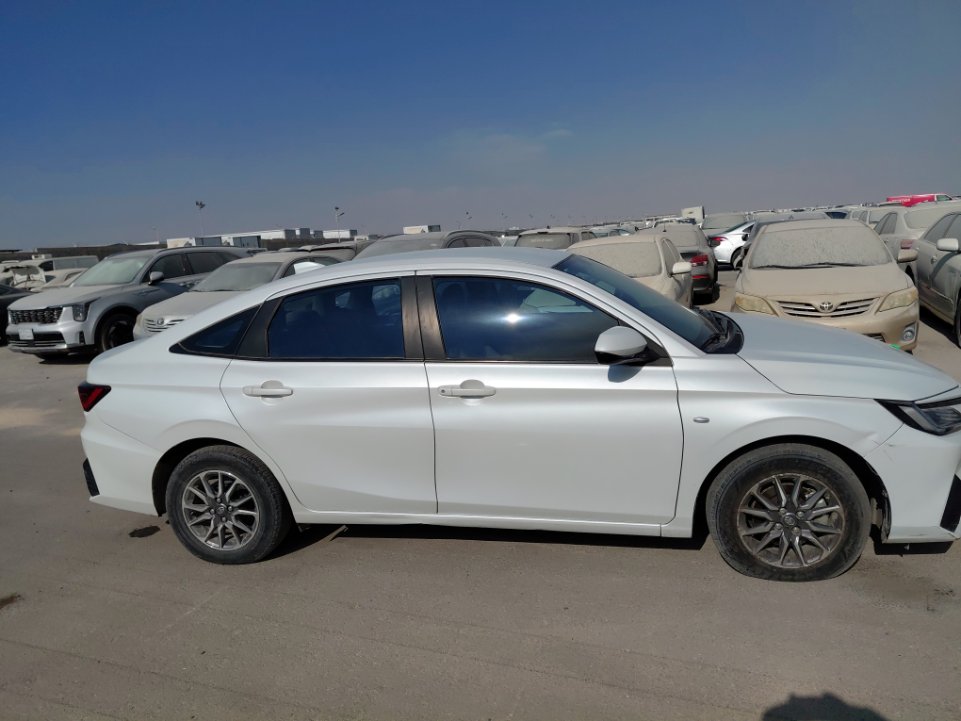 تويوتا يارس SD Y 2023 image