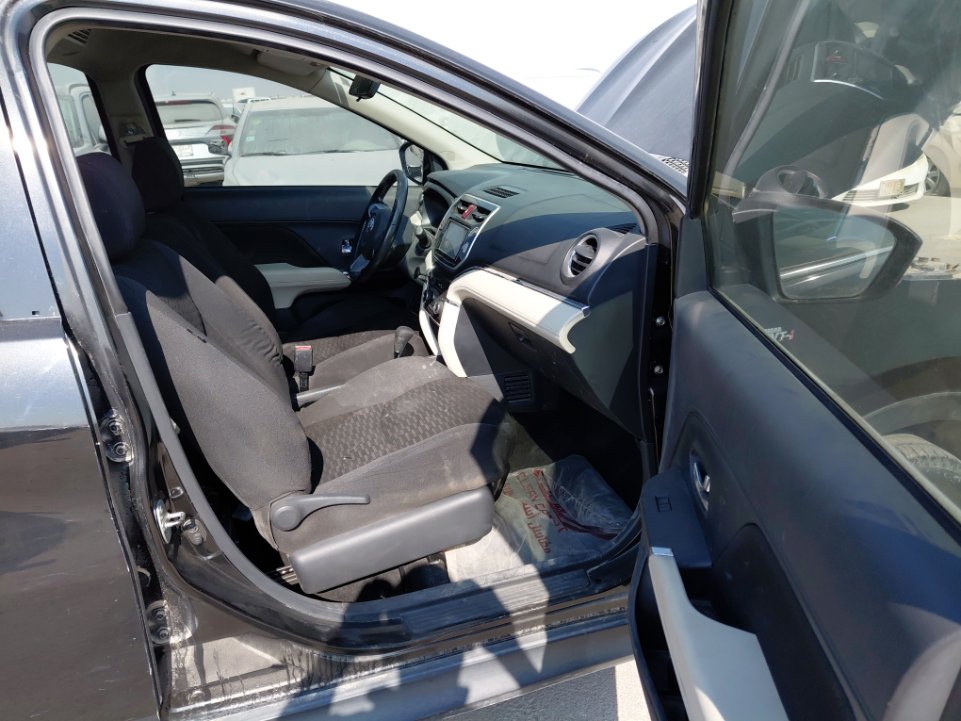 تويوتا راش GL 75 -  Sports 2021 image