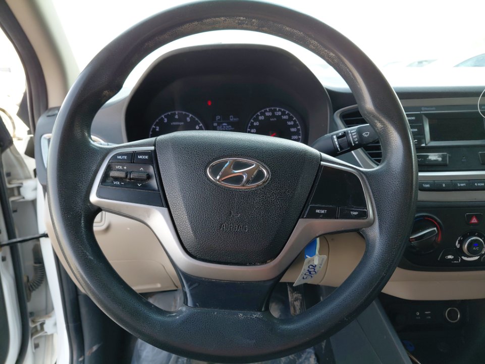 هيونداي أكسنت GL 2020 image