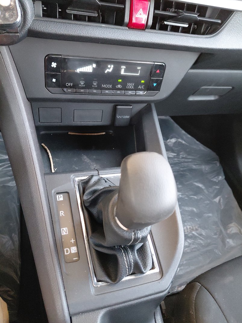 تويوتا يارس SD Y 2024 image