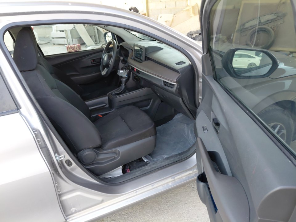 تويوتا يارس SD Y 2024 image