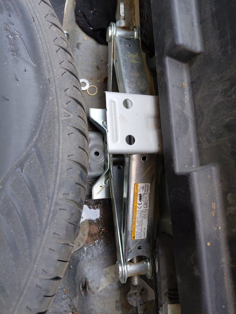 تويوتا يارس SD Y 2024 image