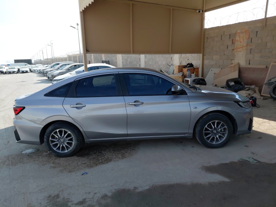 تويوتا يارس SD Y 2024 image