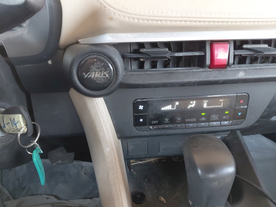 تويوتا يارس SD Y 2023 image