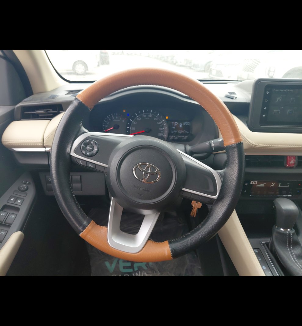 تويوتا يارس SD Y 2024 image