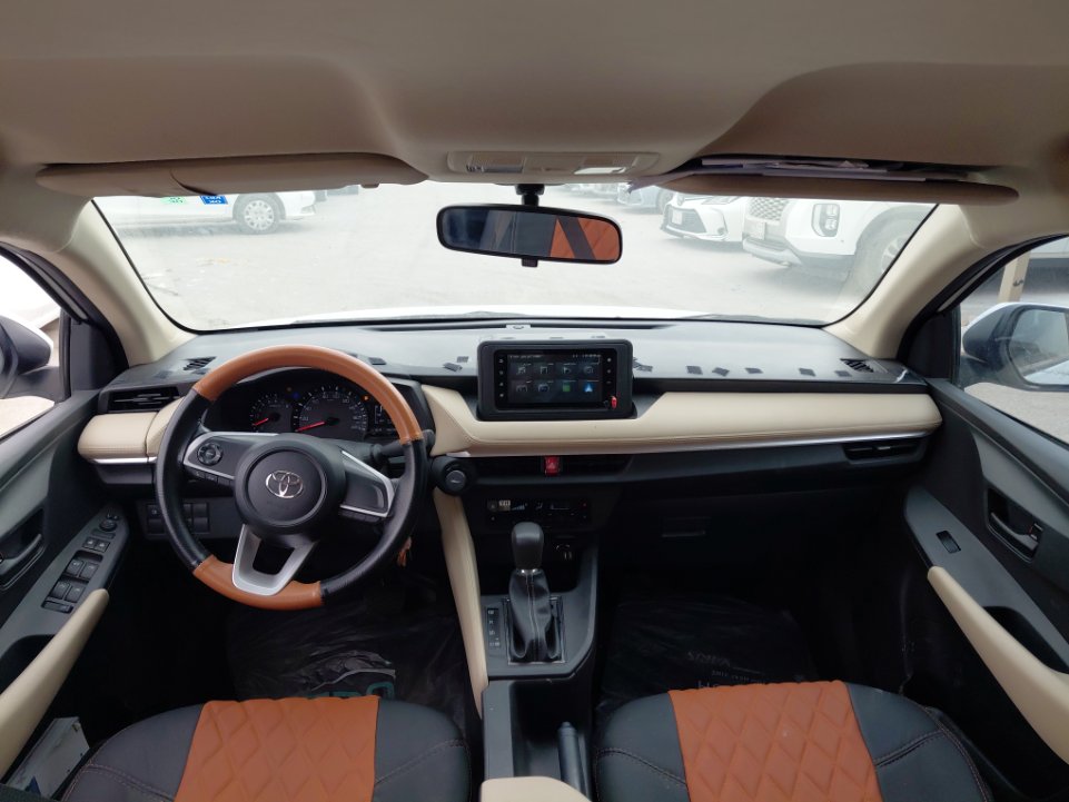 تويوتا يارس SD Y 2024 image