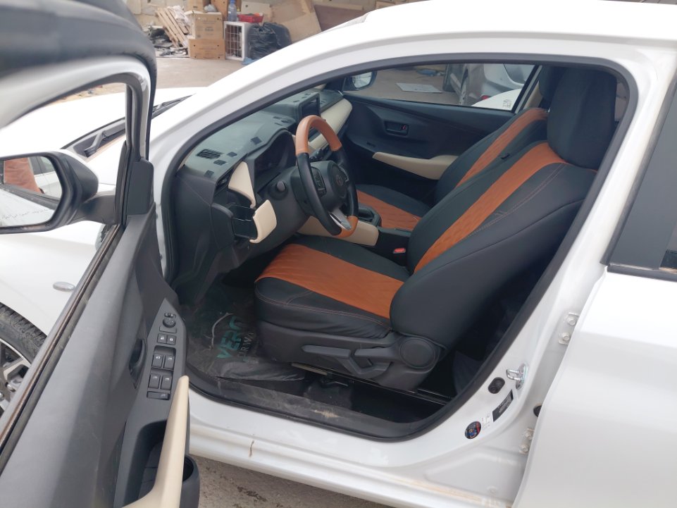 تويوتا يارس SD Y 2024 image