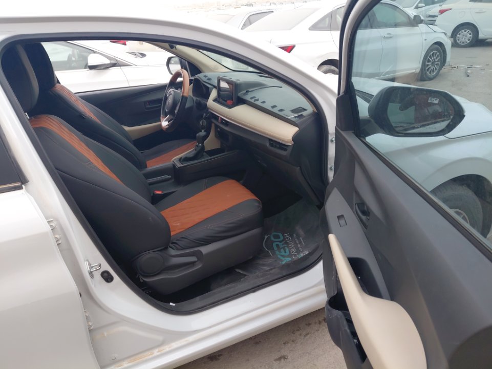 تويوتا يارس SD Y 2024 image