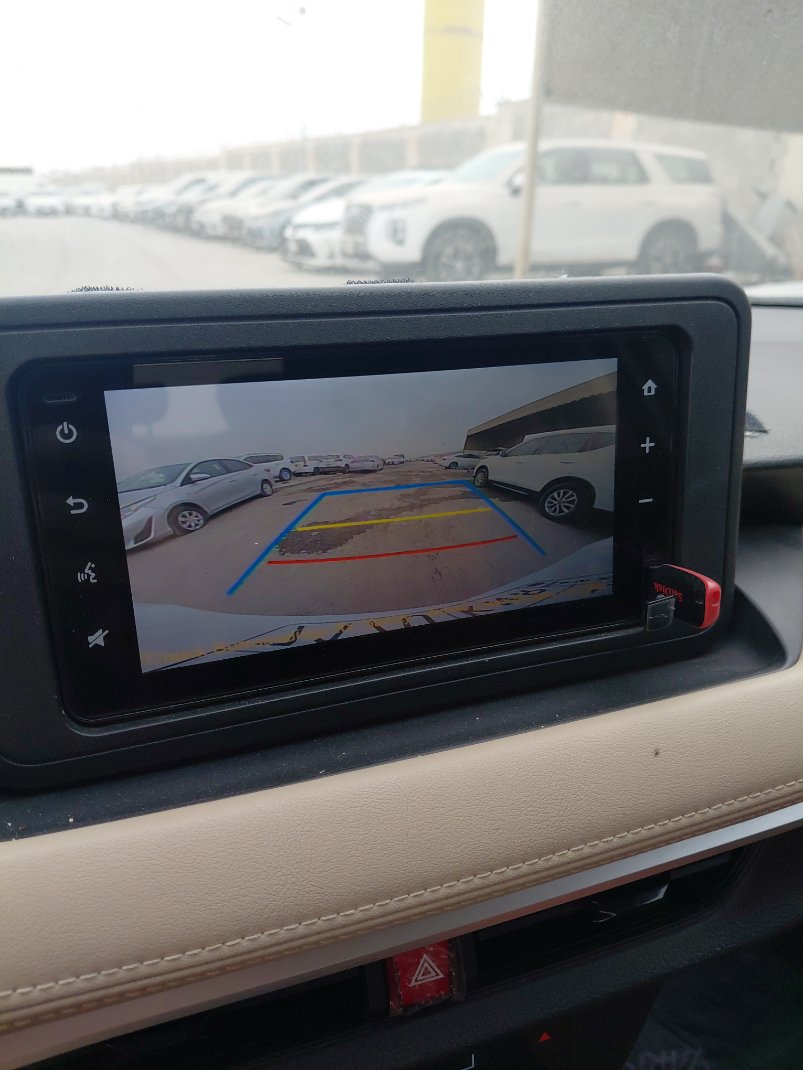 تويوتا يارس SD Y 2024 image