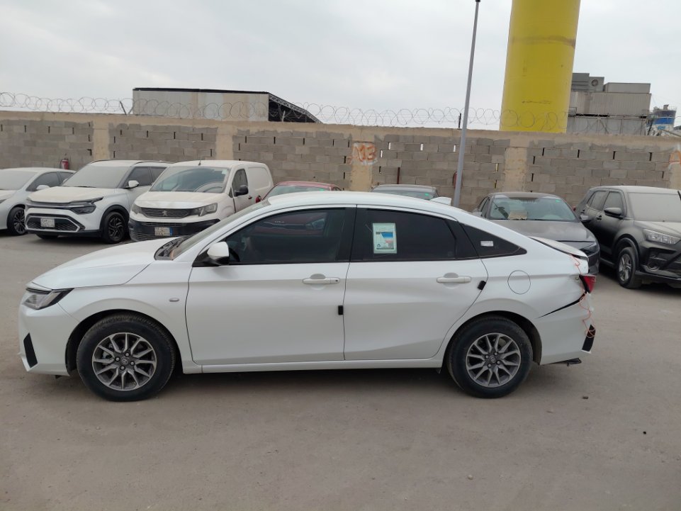 تويوتا يارس SD Y 2024 image