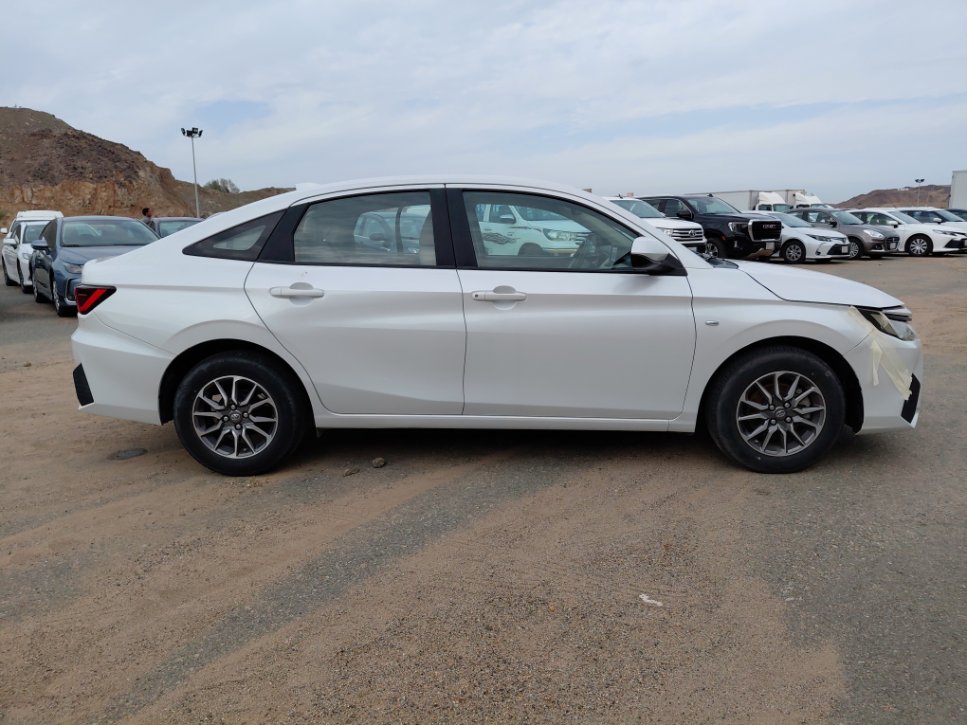 تويوتا يارس Y 2024 image