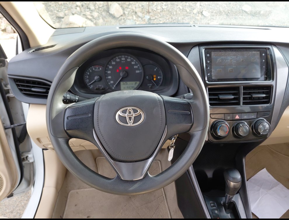 تويوتا يارس Y FLT 2 2022 image