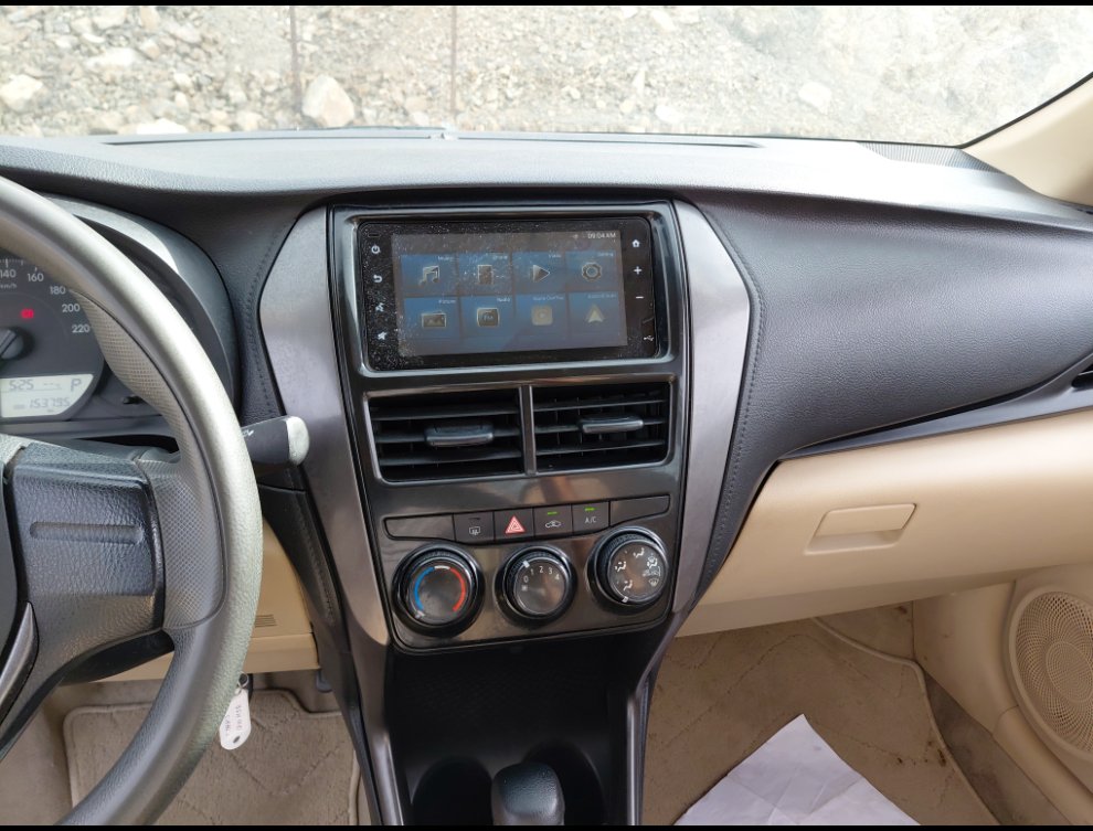 تويوتا يارس Y FLT 2 2022 image