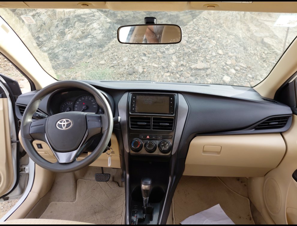 تويوتا يارس Y FLT 2 2022 image