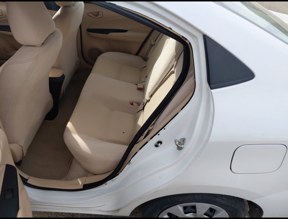 تويوتا يارس Y FLT 2 2022 image