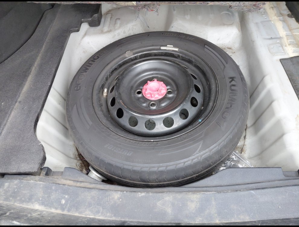 تويوتا يارس Y FLT 2 2022 image