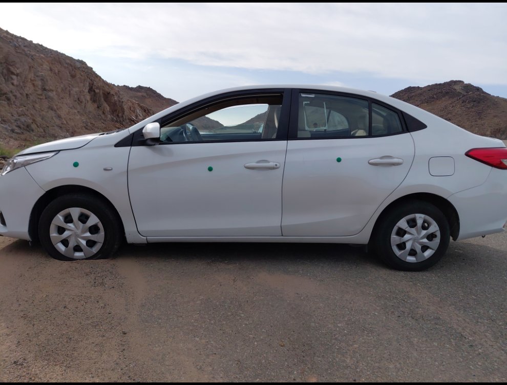 تويوتا يارس Y FLT 2 2022 image