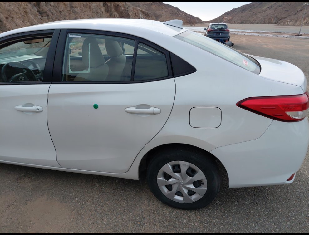 تويوتا يارس Y FLT 2 2022 image