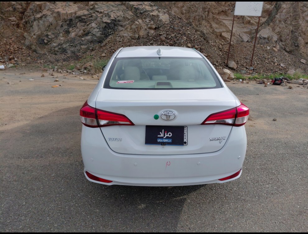 تويوتا يارس Y FLT 2 2022 image